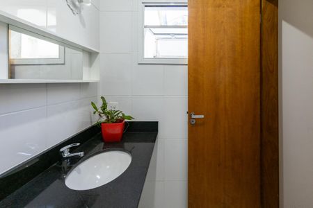 Casa à venda com 180m², 3 quartos e 5 vagasBanheiro da Suíte 2