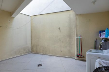 Casa à venda com 180m², 3 quartos e 5 vagasÁrea de Serviço