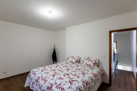 Casa à venda com 180m², 3 quartos e 5 vagasQuarto 1- Suíte 1