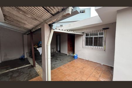 Casa para alugar com 230m², 4 quartos e sem vaga Casa para alugar com 230m², 4 quartos e sem vagaQuintal
