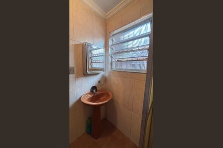 Casa para alugar com 230m², 4 quartos e sem vaga Casa para alugar com 230m², 4 quartos e sem vagaBanheiro Social