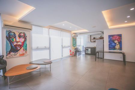 Apartamento à venda com 39m², 1 quarto e 1 vaga Apartamento à venda com 39m², 1 quarto e 1 vagaÁrea comum - Salão de festas