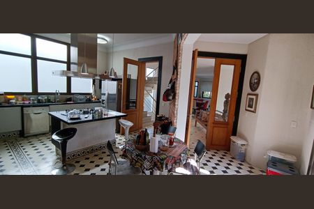 Casa de condomínio à venda com 684m², 3 quartos e 8 vagasCozinha