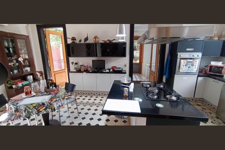 Casa de condomínio à venda com 684m², 3 quartos e 8 vagasCozinha