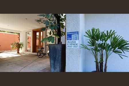 Casa de condomínio à venda com 684m², 3 quartos e 8 vagasPlaca