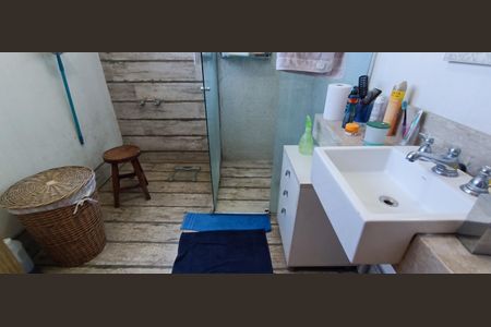 Casa de condomínio à venda com 684m², 3 quartos e 8 vagasBanheiro da Suíte 1