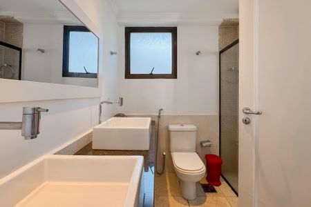 Apartamento à venda com 146m², 3 quartos e 3 vagas Apartamento à venda com 146m², 3 quartos e 3 vagasBanheiro da Suíte