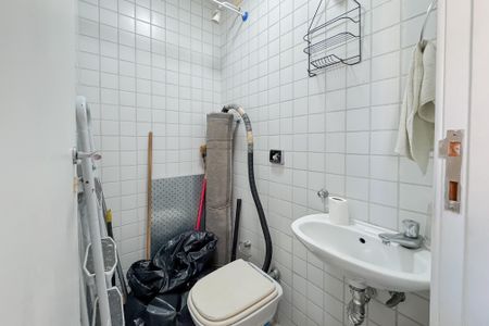 Apartamento à venda com 146m², 3 quartos e 3 vagas Apartamento à venda com 146m², 3 quartos e 3 vagasBanheiro de serviço