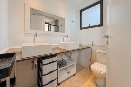 Apartamento à venda com 146m², 3 quartos e 3 vagas Apartamento à venda com 146m², 3 quartos e 3 vagasBanheiro da Suíte