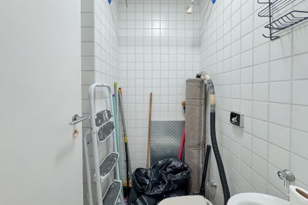 Apartamento à venda com 146m², 3 quartos e 3 vagas Apartamento à venda com 146m², 3 quartos e 3 vagasBanheiro de serviço