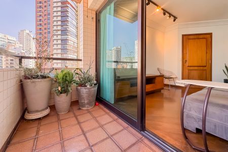 Apartamento à venda com 146m², 3 quartos e 3 vagas Apartamento à venda com 146m², 3 quartos e 3 vagasVaranda da Sala