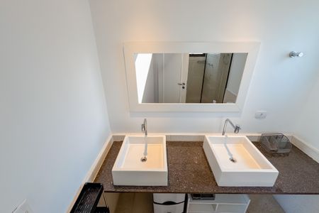 Apartamento à venda com 146m², 3 quartos e 3 vagas Apartamento à venda com 146m², 3 quartos e 3 vagasBanheiro da Suíte