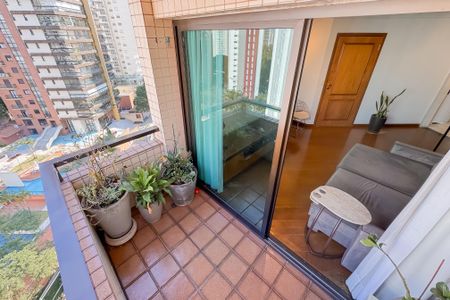 Apartamento à venda com 146m², 3 quartos e 3 vagas Apartamento à venda com 146m², 3 quartos e 3 vagasVaranda da Sala