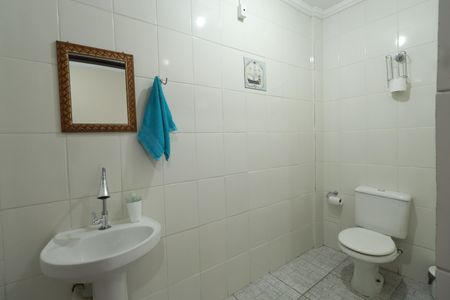 Casa à venda com 239m², 3 quartos e 3 vagasBanheiro de serviço