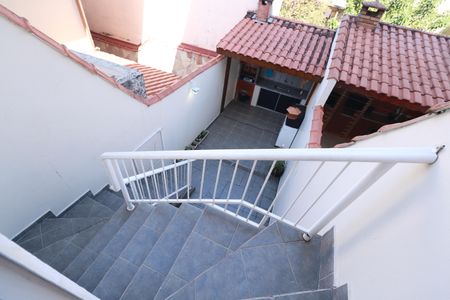 Casa à venda com 239m², 3 quartos e 3 vagasEscada