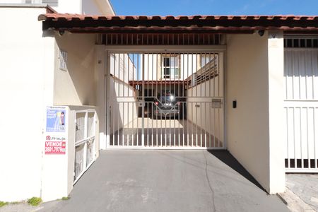 Casa à venda com 239m², 3 quartos e 3 vagasFachada