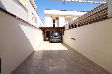 Casa à venda com 239m², 3 quartos e 3 vagasGaragem