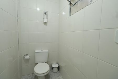 Casa à venda com 239m², 3 quartos e 3 vagasBanheiro de serviço