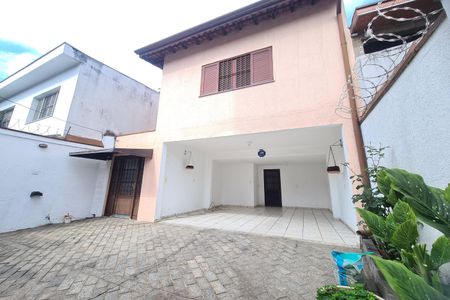 Casa à venda com 250m², 3 quartos e 4 vagas Casa à venda com 250m², 3 quartos e 4 vagasGaragem