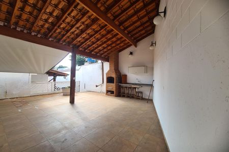 Casa à venda com 250m², 3 quartos e 4 vagas Casa à venda com 250m², 3 quartos e 4 vagasÁrea Externa