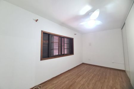 Casa à venda com 250m², 3 quartos e 4 vagas Casa à venda com 250m², 3 quartos e 4 vagasSuíte