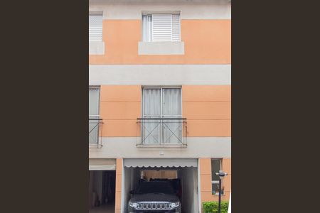 Casa de condomínio à venda com 100m², 2 quartos e 2 vagas Casa de condomínio à venda com 100m², 2 quartos e 2 vagasFachada