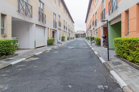 Casa de condomínio à venda com 100m², 2 quartos e 2 vagas Casa de condomínio à venda com 100m², 2 quartos e 2 vagasÁrea comum