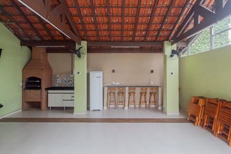 Casa de condomínio à venda com 100m², 2 quartos e 2 vagas Casa de condomínio à venda com 100m², 2 quartos e 2 vagasÁrea comum - Churrasqueira