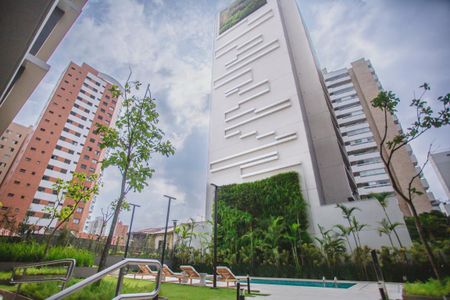Apartamento à venda com 166m², 3 quartos e 2 vagas Apartamento à venda com 166m², 3 quartos e 2 vagasÁrea comum - Piscina