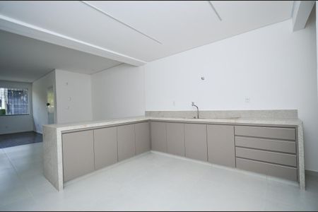 Apartamento à venda com 130m², 3 quartos e 1 vaga Apartamento à venda com 130m², 3 quartos e 1 vagaCozinha