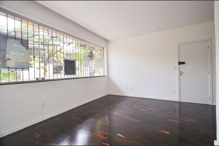 Apartamento à venda com 130m², 3 quartos e 1 vaga Apartamento à venda com 130m², 3 quartos e 1 vagaSala de Estar
