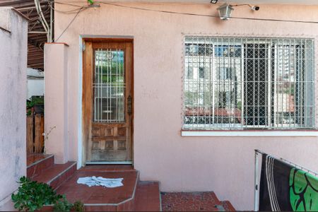 Casa à venda com 158m², 3 quartos e 6 vagas Casa à venda com 158m², 3 quartos e 6 vagasTerraço