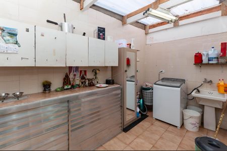 Casa à venda com 158m², 3 quartos e 6 vagas Casa à venda com 158m², 3 quartos e 6 vagasÁrea de Serviço