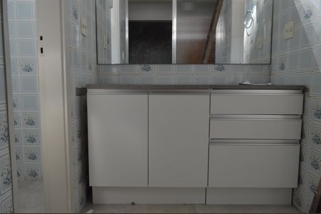 Casa à venda com 336m², 5 quartos e 4 vagasBanheiro Social