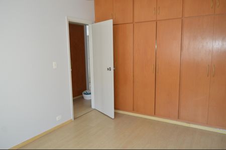 Casa à venda com 336m², 5 quartos e 4 vagasQuarto 1