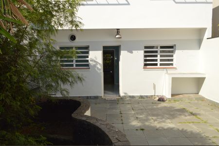 Casa à venda com 336m², 5 quartos e 4 vagasQuintal