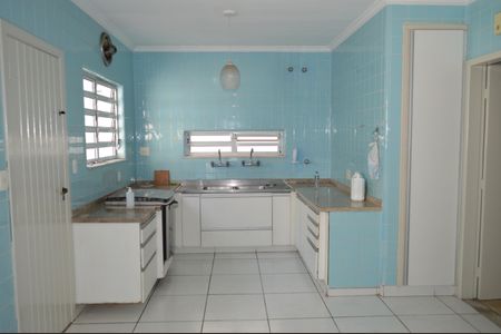 Casa à venda com 336m², 5 quartos e 4 vagasCozinha
