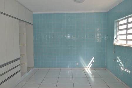 Casa à venda com 336m², 5 quartos e 4 vagasCozinha