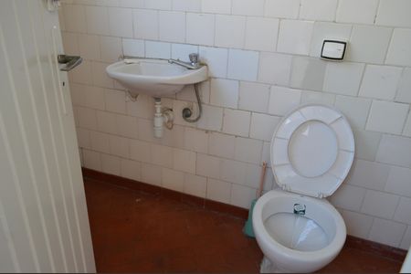 Casa à venda com 336m², 5 quartos e 4 vagasBanheiro de Serviço