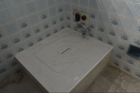 Casa à venda com 336m², 5 quartos e 4 vagasBanheiro Social