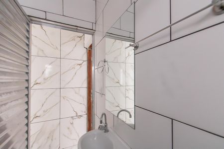 Banheiro de casa para alugar com 1 quarto, 110m² em Jardim Danfer, São Paulo