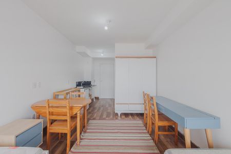 Quarto de apartamento à venda com 1 quarto, 28m² em Pinheiros, São Paulo