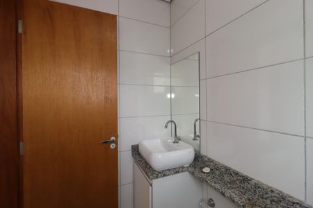 Banheiro de kitnet/studio para alugar com 1 quarto, 15m² em Vila Sao Pedro, Santo André