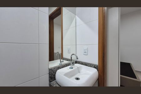 Banheiro de kitnet/studio para alugar com 1 quarto, 15m² em Vila Sao Pedro, Santo André