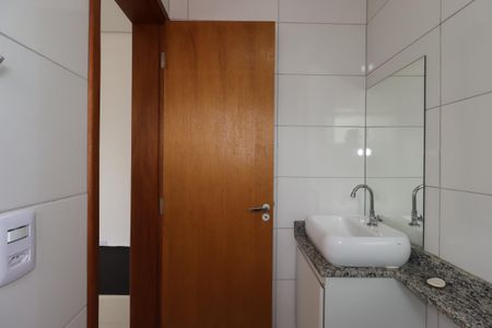 Banheiro de kitnet/studio para alugar com 1 quarto, 15m² em Vila Sao Pedro, Santo André