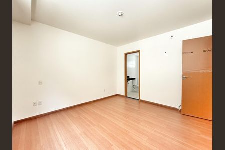 Apartamento à venda com 136m², 3 quartos e 1 vaga Apartamento à venda com 136m², 3 quartos e 1 vagaSuíte