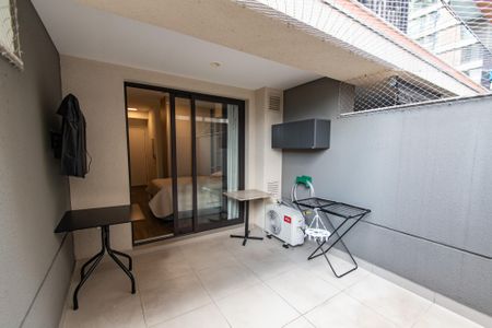 Studio à venda com 34m², 1 quarto e sem vaga Studio à venda com 34m², 1 quarto e sem vagaVaranda
