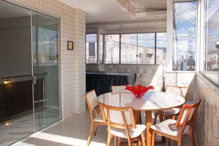 Apartamento para alugar com 230m², 4 quartos e 3 vagasCobertura