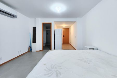Studio de kitnet/studio para alugar com 1 quarto, 30m² em Centro, Rio de Janeiro