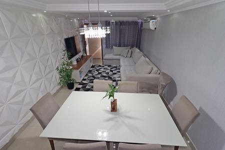 Casa à venda com 150m², 3 quartos e 2 vagasSala